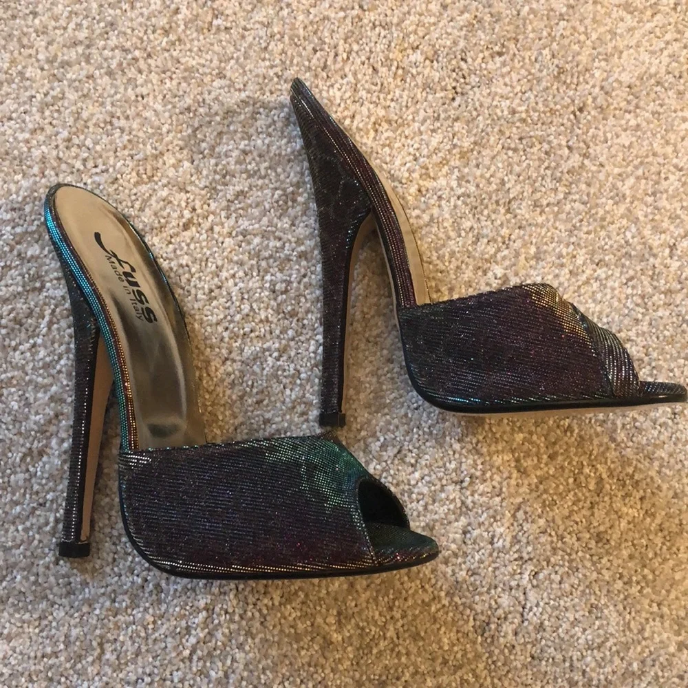 Fuss heels - Picture 2 of 8